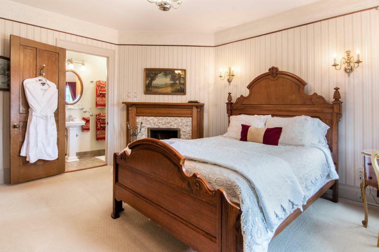 The Lamplighter Bed & Breakfast Of לודינגטון מראה חיצוני תמונה